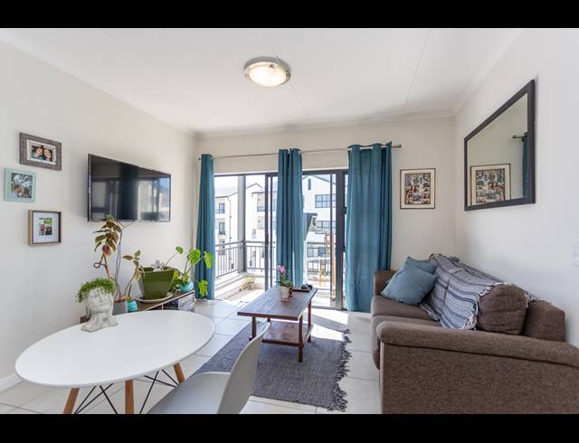 1 BEDROOM APARTMENT FOR SALE IN RICHWOOD